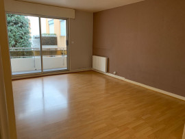 
                                                                                        Location
                                                                                         Appartement T3 proche centre ville