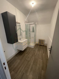 
                                                                                        Location
                                                                                         Appartement T3, proches commodités