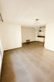 
                                                                                        Vente
                                                                                         Appartement T3 terrasse et parking – Pérols Centre