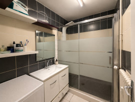 
                                                                                        Vente
                                                                                         Appartement T4 79m2 - 3 chambres, balcon et cave - Le Péage-de-Roussillon