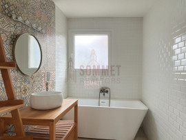 
                                                                                        Vente
                                                                                         Appartement T4, Balcon & Parking