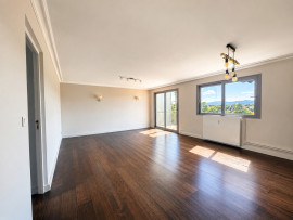 
                                                                                        Vente
                                                                                         Appartement T4 de 105m² - Tassin-la-Demi-Lune