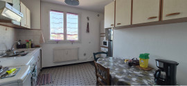 
                                                                                        Vente
                                                                                         Appartement T4 de 67 m² + balcon + parking + garage + cave