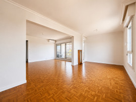 
                                                                                        Vente
                                                                                         Appartement T4 en parfait état, climatisé, dans une résidence entièrement rénovée