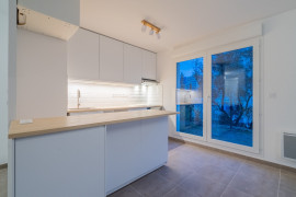 Vente
Appartement T4 RDC surélevé 84m² + 110m² extérieur