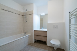 Vente
Appartement T4 RDC surélevé 84m² + 110m² extérieur