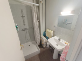 
                                                                                        Vente
                                                                                         Appartement T5 avec garage et cave