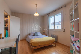 
                                                                                        Location
                                                                                         Appartement T5 Meublé - Parking et Balcon