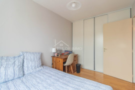 
                                                                                        Location
                                                                                         Appartement T5 Meublé - Parking et Balcon