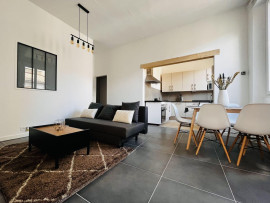 
                                                                                        Location
                                                                                         Appartement terrasse intra-muros coloc étudiante