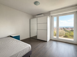 
                                                                                        Vente
                                                                                         Appartement Traversant et Lumineux - Vue Alpes