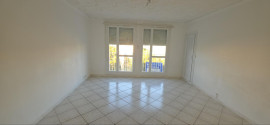 
                                                                                        Location
                                                                                         Appartement traversant  sans vis à vis et écoles