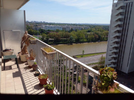
                                                                                        Location
                                                                                         Appartement tres agréable  T3 puteaux