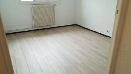 
                                                                                        Location
                                                                                         Appartement très bien situé.  Calme et proximité .