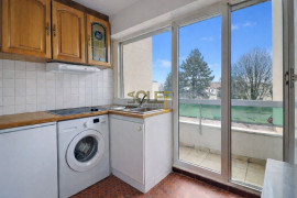 
                                                                                        Location
                                                                                         Appartement Très grand T1 avec double balcon