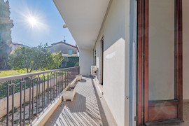 Vente
Appartement trois pièces - au calme absolu