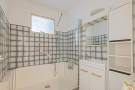 Vente
Appartement trois pièces - au calme absolu