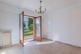Vente
Appartement trois pièces - au calme absolu
