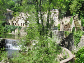 
                                                                                        Vente
                                                                                         ARDECHE Domaine Réceptions Mariages 5.3 HA Rivière