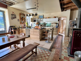 Vente
ARDECHE FERME 48 HA RUISSEAU SOURCES