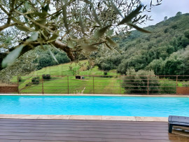 
                                                                                        Vente
                                                                                         ARDECHE PROPRIETE DE CHARME 10 HA