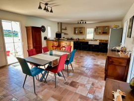 
                                                                                        Vente
                                                                                         ARDECHE PROPRIETE DE CHARME 10 HA