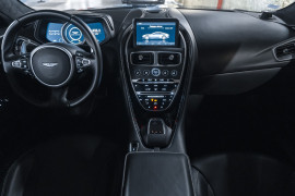 
                                                                                        Voiture
                                                                                         Aston Martin DB11 V12 5.2 608