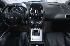 
                                                                                        Voiture
                                                                                         Aston Martin DB9 Coupé Touchtronic A