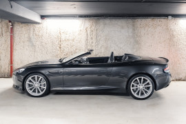 
                                                                                        Voiture
                                                                                         Aston Martin DB9 GT Volante V12 6.0 548