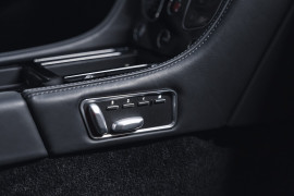 
                                                                                        Voiture
                                                                                         Aston Martin DB9 GT Volante V12 6.0 548