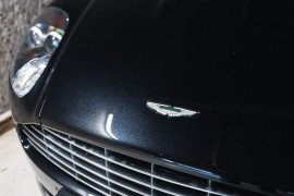 
                                                                                        Voiture
                                                                                         Aston Martin DB9 (I) V12 6.0 450 Touchtronic