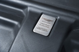 
                                                                                        Voiture
                                                                                         Aston Martin DB9 (I) V12 6.0 450 Touchtronic