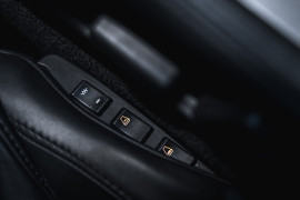 
                                                                                        Voiture
                                                                                         Aston Martin DB9 (I) V12 6.0 450 Touchtronic