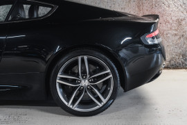 
                                                                                        Voiture
                                                                                         Aston Martin DB9 (III) V12 6.0 517