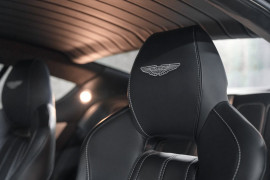 
                                                                                        Voiture
                                                                                         Aston Martin DB9 (III) V12 6.0 517