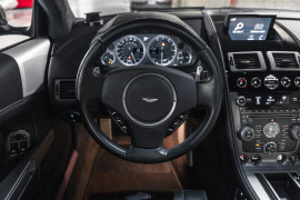 
                                                                                        Voiture
                                                                                         Aston Martin DB9 (III) V12 6.0 517