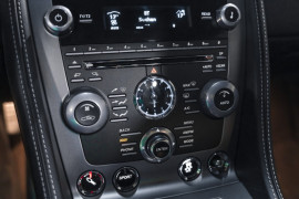 
                                                                                        Voiture
                                                                                         Aston Martin DB9 (III) V12 6.0 517