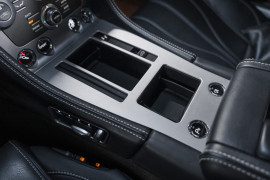 
                                                                                        Voiture
                                                                                         Aston Martin DB9 (III) V12 6.0 517