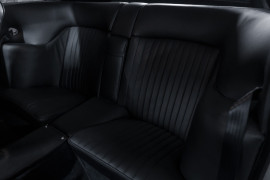 
                                                                                        Voiture
                                                                                         Aston Martin DBS L6 Saloon