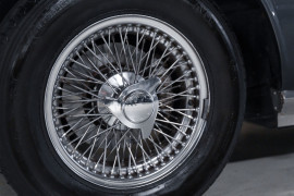 
                                                                                        Voiture
                                                                                         Aston Martin DBS L6 Saloon
