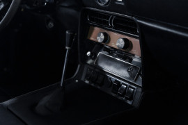 
                                                                                        Voiture
                                                                                         Aston Martin DBS L6 Saloon