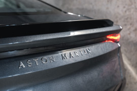 
                                                                                        Voiture
                                                                                         Aston Martin DBS Superleggera V12 5.2 725