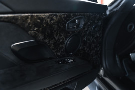 
                                                                                        Voiture
                                                                                         Aston Martin DBS Superleggera V12 5.2 725