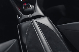 
                                                                                        Voiture
                                                                                         Aston Martin DBS Superleggera V12 5.2 725