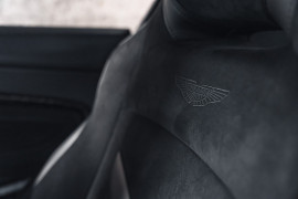 
                                                                                        Voiture
                                                                                         Aston Martin DBS Superleggera V12 5.2 725