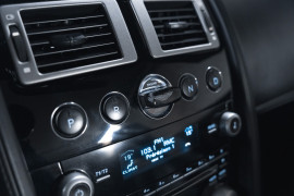 
                                                                                        Voiture
                                                                                         Aston Martin DBS Volante V12 5.9 517 Touchtronic 2