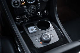
                                                                                        Voiture
                                                                                         Aston Martin Rapide S V12 6.0 560