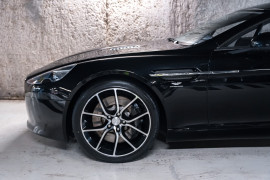 
                                                                                        Voiture
                                                                                         Aston Martin Rapide S V12 6.0 560