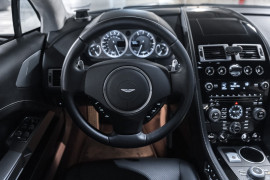 
                                                                                        Voiture
                                                                                         Aston Martin Rapide S V12 6.0 560