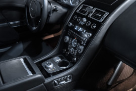 
                                                                                        Voiture
                                                                                         Aston Martin Rapide S V12 6.0 560